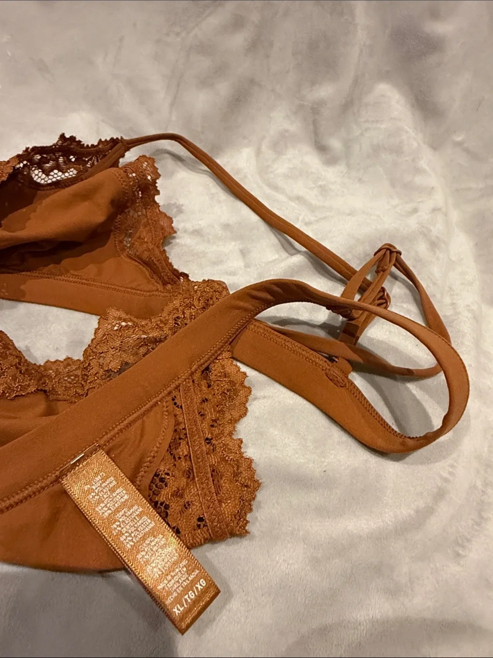 SKIMS
Fits Everybody Lace Trim Triangle Bralette In Bronze - Picture 6 of 6